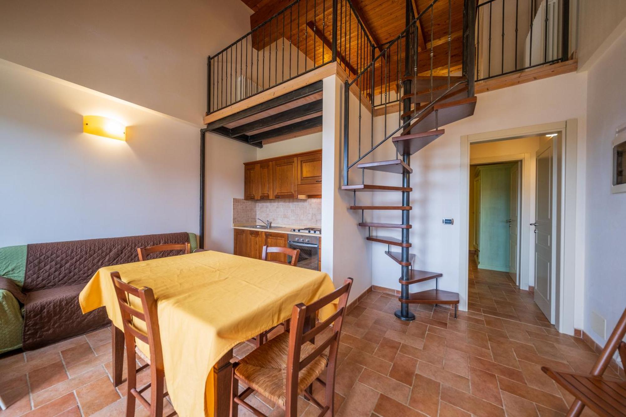 Agriturismo Borgo Biaia Camporgiano Экстерьер фото