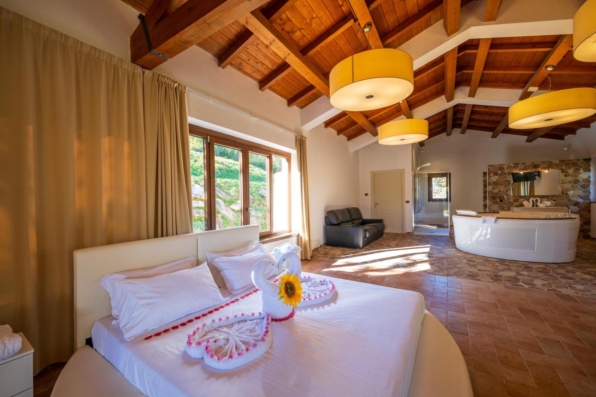 Agriturismo Borgo Biaia Camporgiano Экстерьер фото