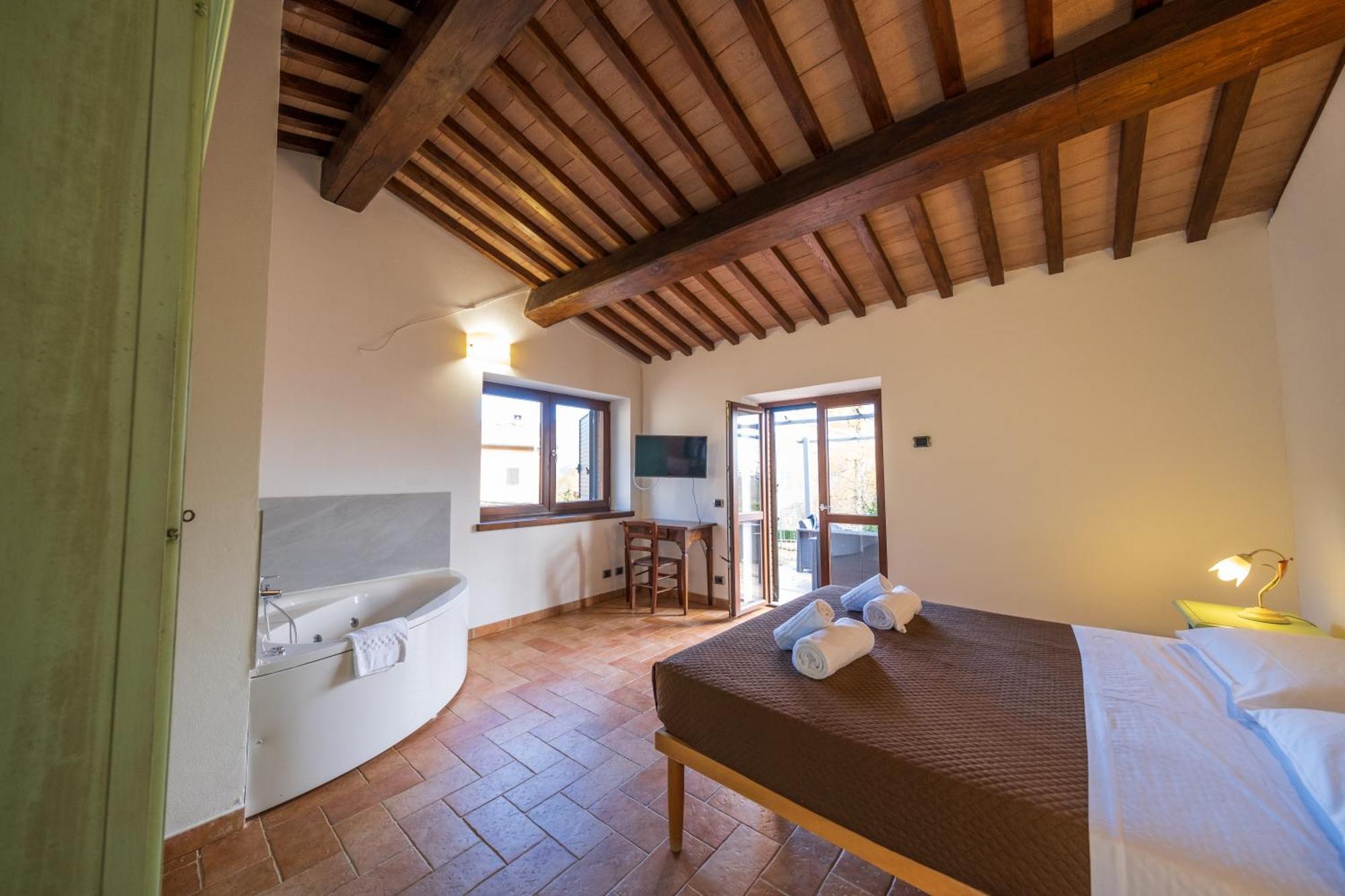 Agriturismo Borgo Biaia Camporgiano Экстерьер фото